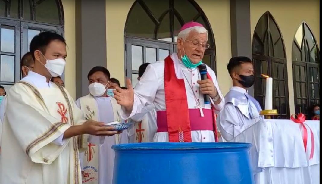 Resmikan Gereja Katolik Mukok, Ini Pesan Uskup Mencuccini