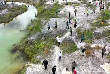 Presiden tanam durian di lokasi PETI Sintang
