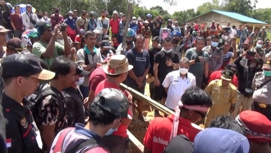 Kesal dengan Gubernur Midji, Warga Blokir Jalan Binjai