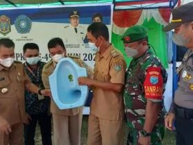 Desa Tapang Tinggang Benahi WC Warga