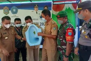 Desa Tapang Tinggang Benahi WC Warga
