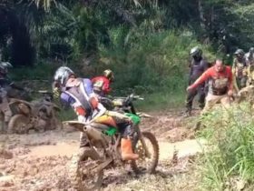 Bupati Naik Motor Trail, Kunjungi Vaksinasi di Pedalaman