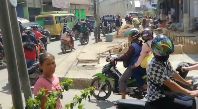 Taman Kota Bumi Emas Persempit Lalu Lintas