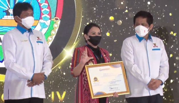 Kado Akhir Tahun dari Karolin untuk Landak
