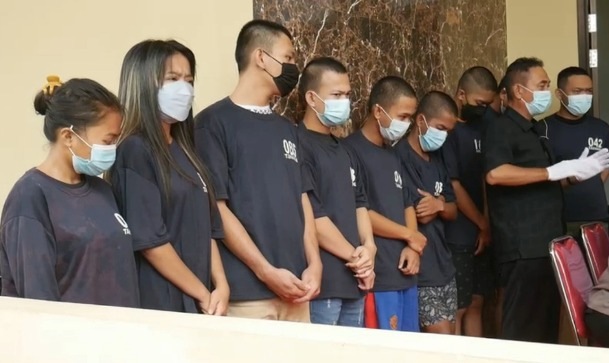 cara pesan teman kencan di Pontianak