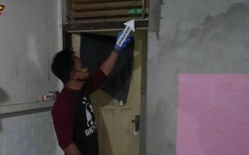 Istri Temukan Suami Tewas - polisi olah TKP_polresta pontianak
