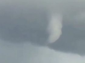 Puting beliung di Pontianak Minggu 16012021 terekam kamera amatir warga