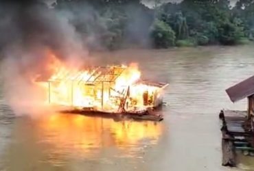 Kios Apung Terbakar di Kapuas Hulu, Satu Korban Luka