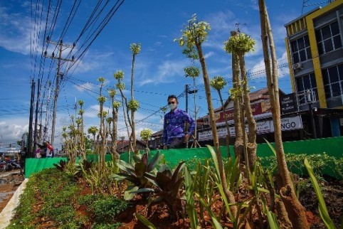 Kabel Semerawut di Kawasan Taman Parit Nanas