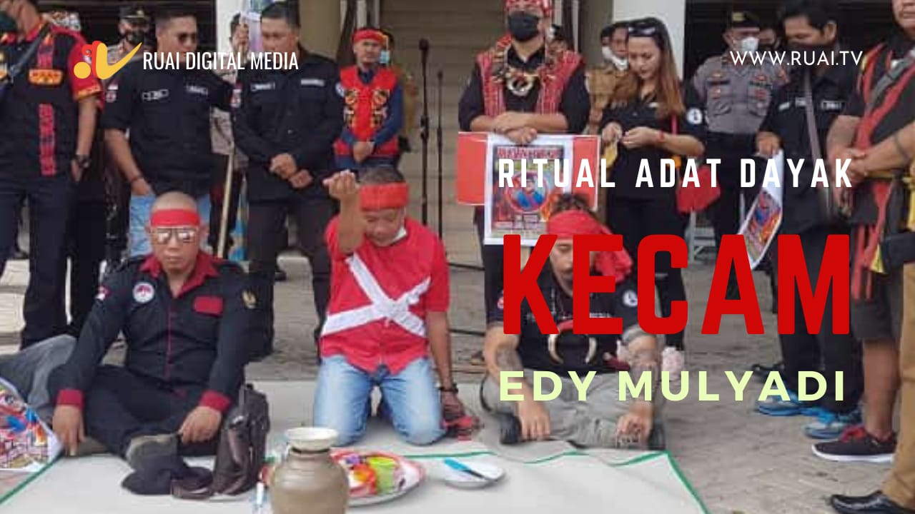 ritual dayak kecam edy mulyadi