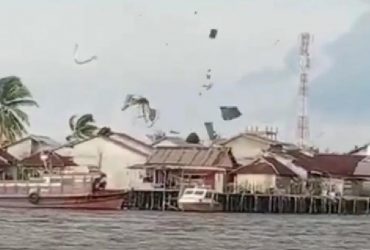 angin puting beliung di pontianak - ruai.tv