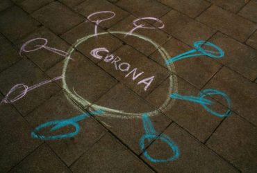 guru dan siswa positif covid19 - ilustrasi - unsplash.com