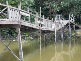 Tak Ada Peringatan, Jembatan Wisata Pulau Datok Nyaris Ambruk
