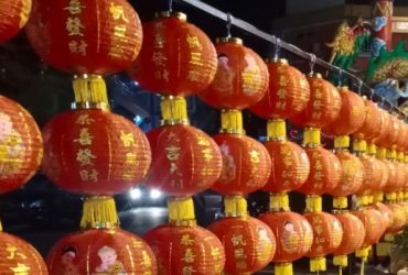 Makna Ornamen Lampion dan Nanas paa Saat Imlek
