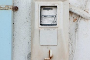 meteran listrik - enrico-mantegazza-H37GTkky_t8-unsplash