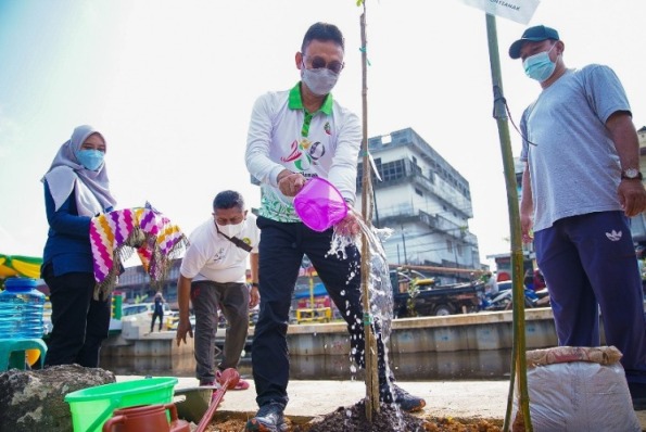 1.500 Pohon Tanam Serentak di Pontianak