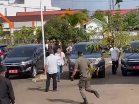 pengamanan oknum ASN Ketapang lempar bom molotov di pendopo bupati - dok ruai.tv