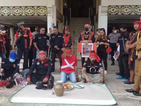 Kecam Edy Mulyadi, Aksi di Landak Dimulai dengan Ritual Adat