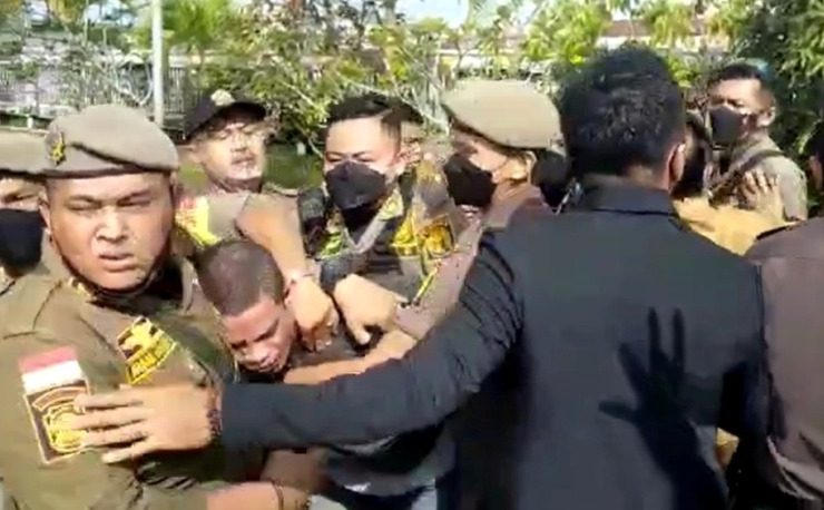 Siapa Oknum PNS Ketapang Lempar Molotov Terkuak