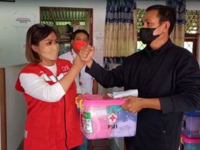 PMI Sanggau bantu korban kebakaran