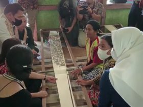 desa tenun berpotensi dikapuas hulu - ruai.tv