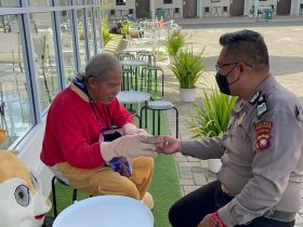 Netizen Berikan Rp 16 Juta untuk Badut Jalanan Singkawang