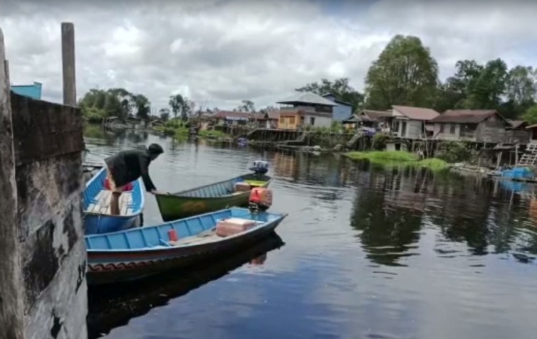 Rp 12 Ribu, Harga BBM Seliter di Semangit