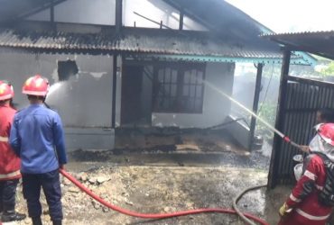 Sebuah Rumah di Jl Kelam Terbakar