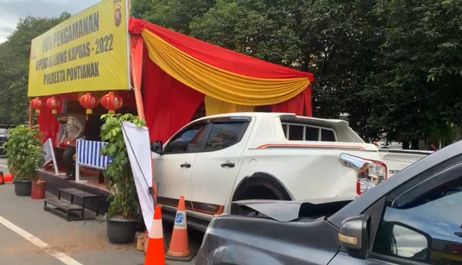 Lansia di Pontianak Tabrak Mobil di Depan Pos Polisi