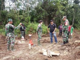 patok batas negara - perbaikan tapal batas RI Malaysia di Sekayam - ruai.tv