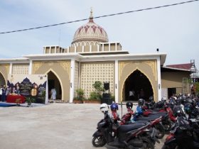 Ada Warung Makan Gratis dan Posko Damkar di Masjid Pontianak Ini