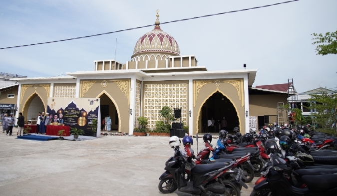 Ada Warung Makan Gratis dan Posko Damkar di Masjid Pontianak Ini