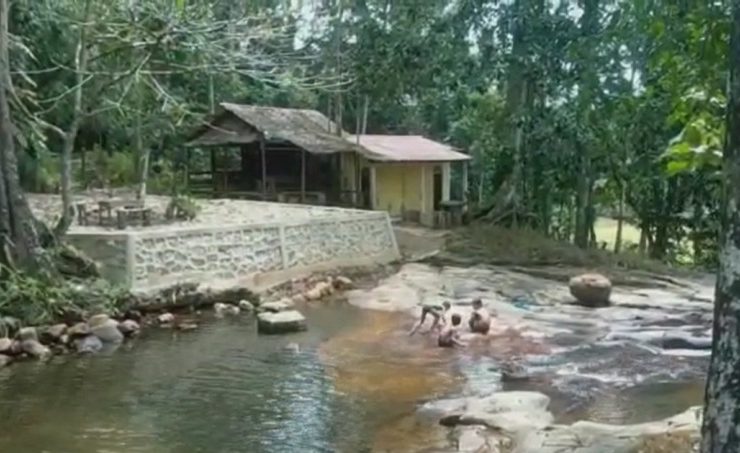Wisata Air Terjun Riam Palayo Terkendala Akses Jalan