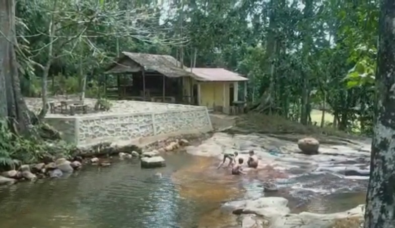 Wisata Air Terjun Riam Palayo Terkendala Akses Jalan