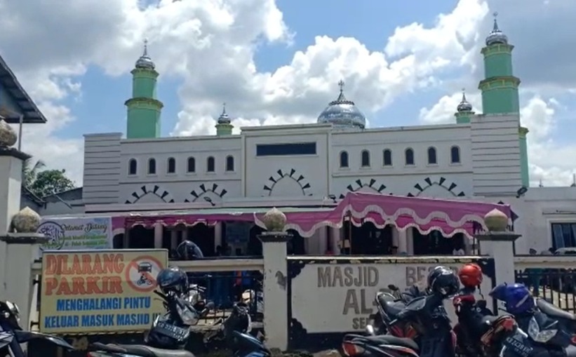 Masjid Besar Al-Falah di Kota Sekadau