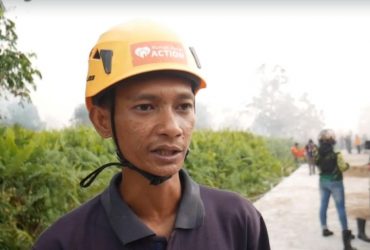 kebakaran lahan dekati pemukiman warga