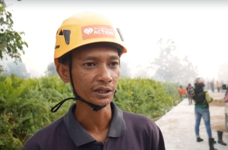 kebakaran lahan dekati pemukiman warga