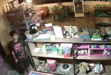 pencuri hp terekam CCTV
