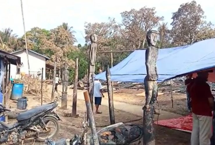 Rumah betang terbakar