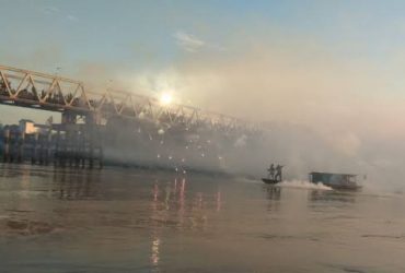 perang kembang api