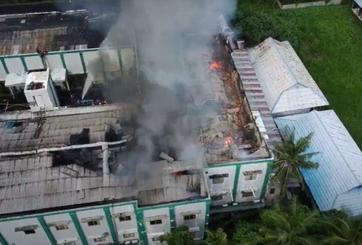 hotel terbakar - hotel ketapang
