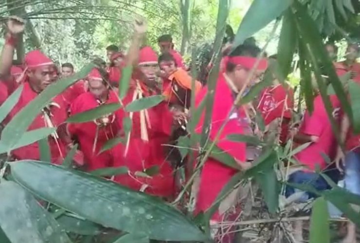 ritual dayak bisikan leluhur