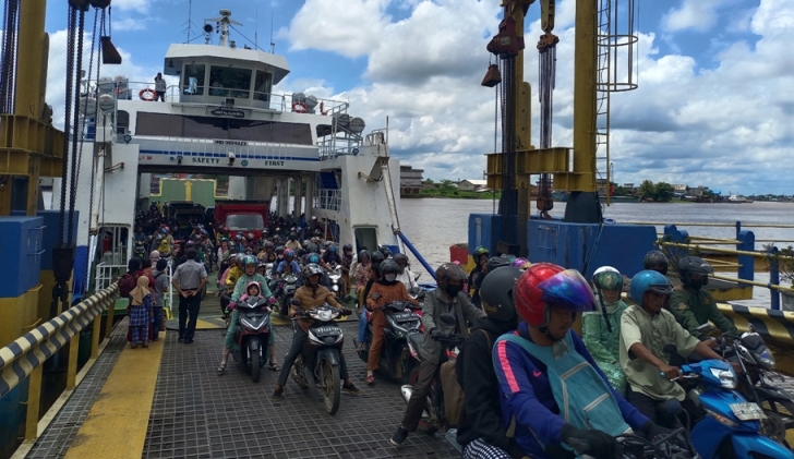 feri penyeberangan pontianak