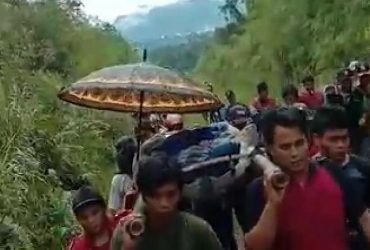 jalan rusak di Landak