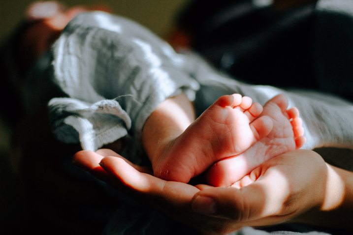 kasus buang bayi - bayi dalam kardus
