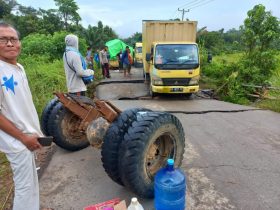 jembatan retak di jalan nasional