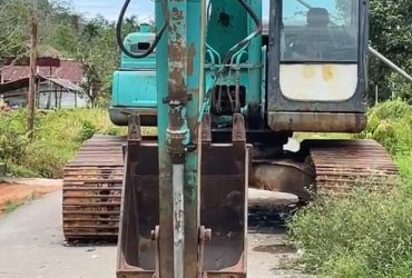 alat berat terbengkalai