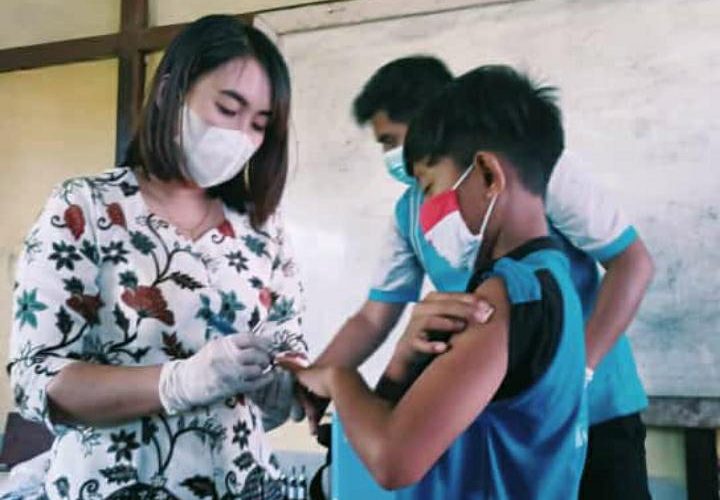 bidan desa pedalaman Kalimantan