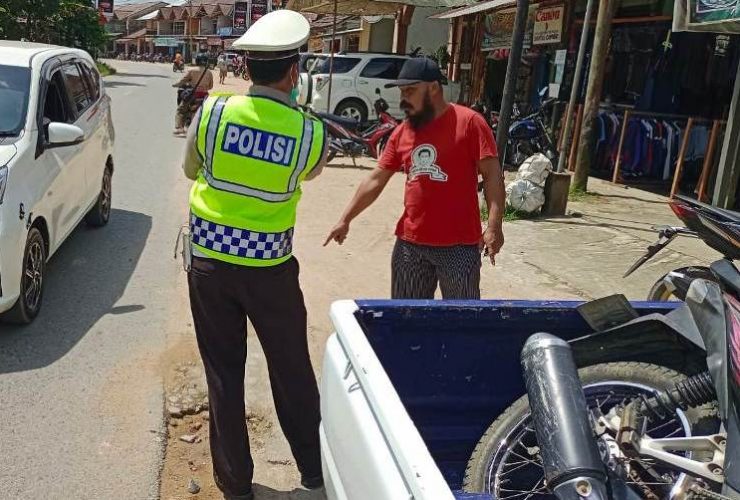 tabrakan di Desa Karangan