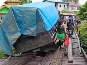 Jembatan Rusak Dilewati Truk
